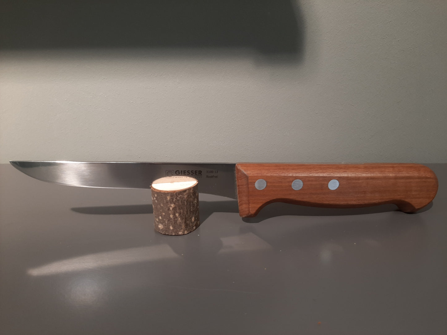 A3100 - Giesser Ausbeinmesser mit Holzgriff