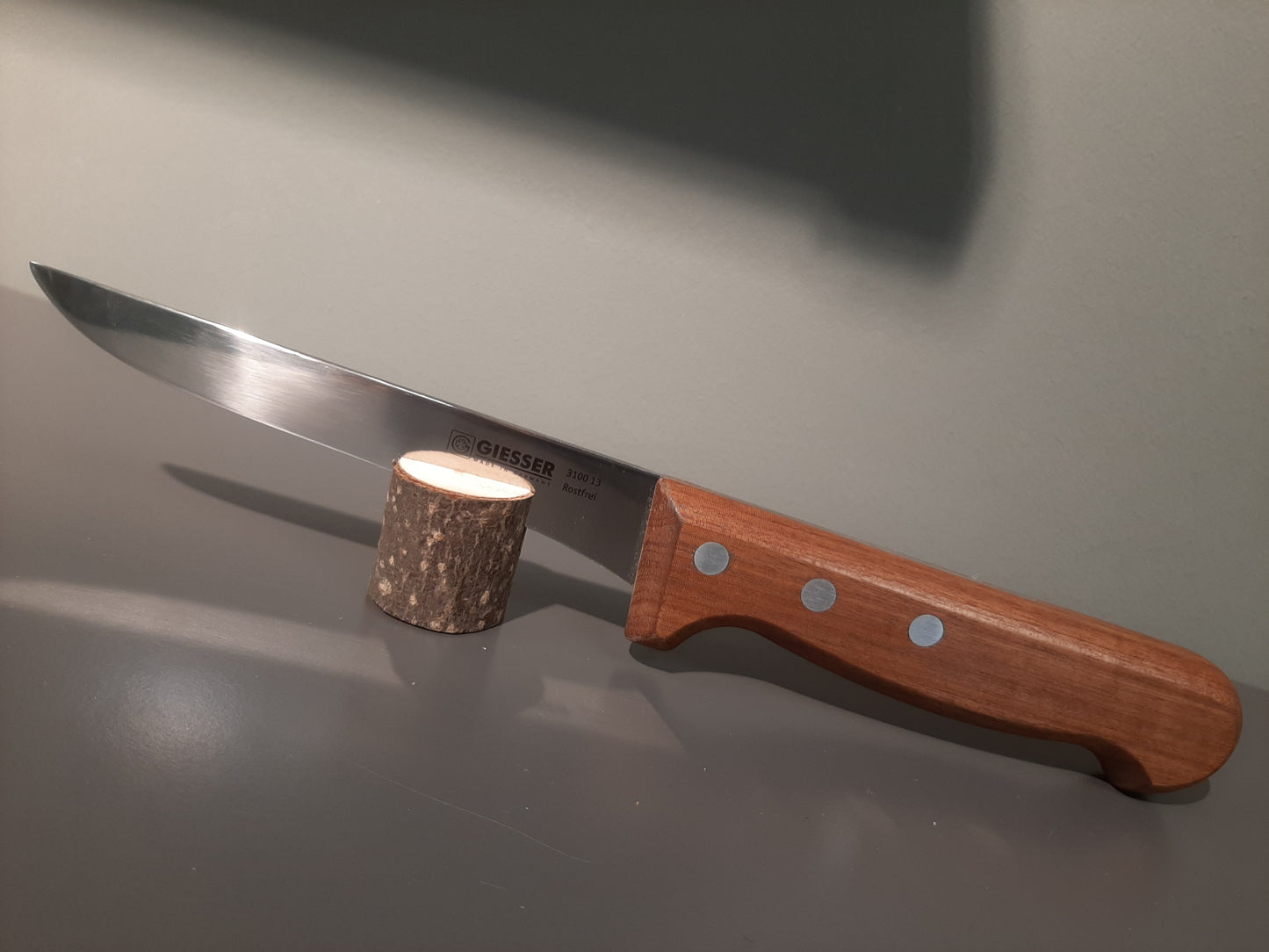 A3100 - Giesser Ausbeinmesser mit Holzgriff