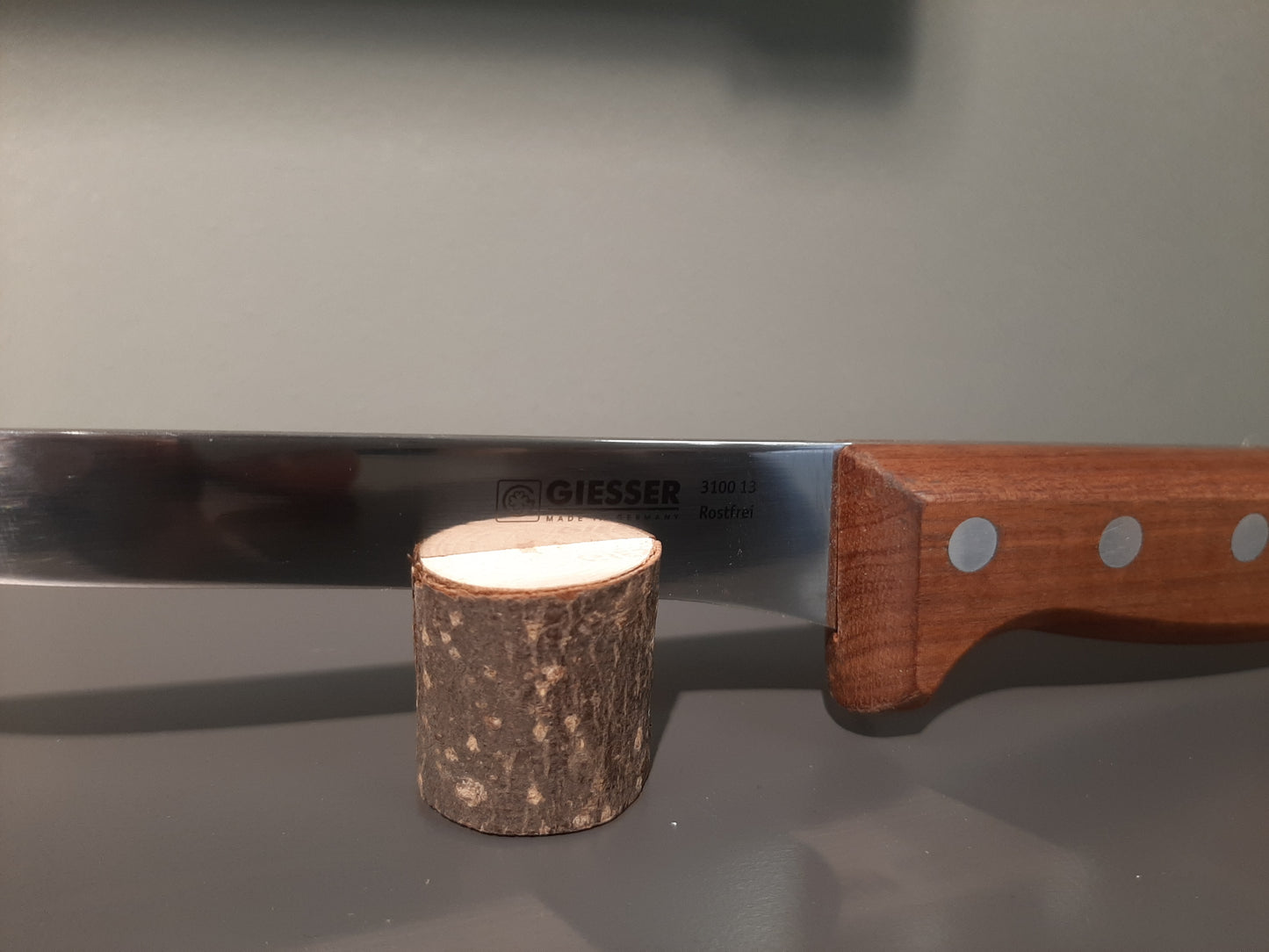 A3100 - Giesser Ausbeinmesser mit Holzgriff