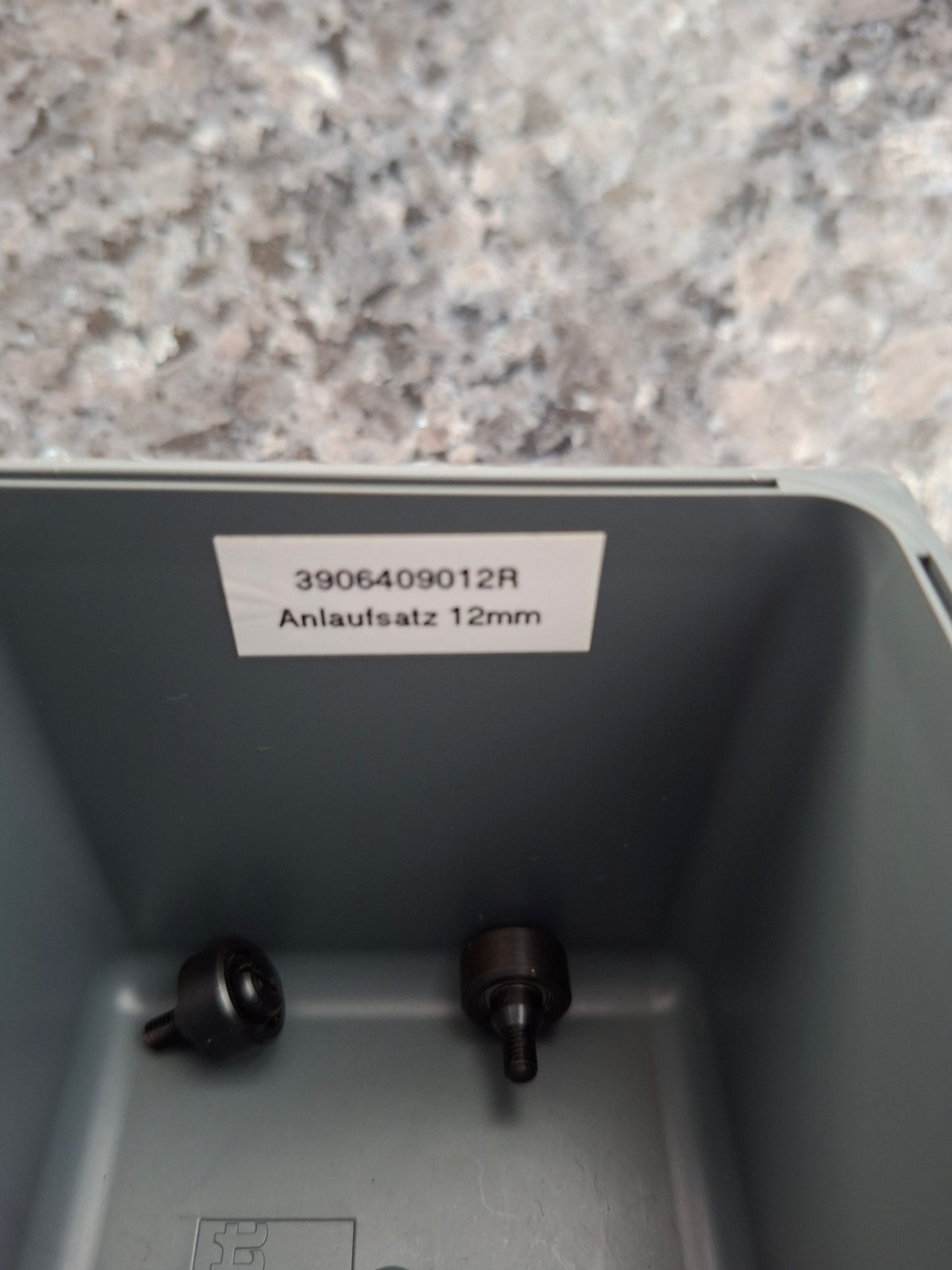 390640 Anlaufsatz - Kugellager mit Schraube